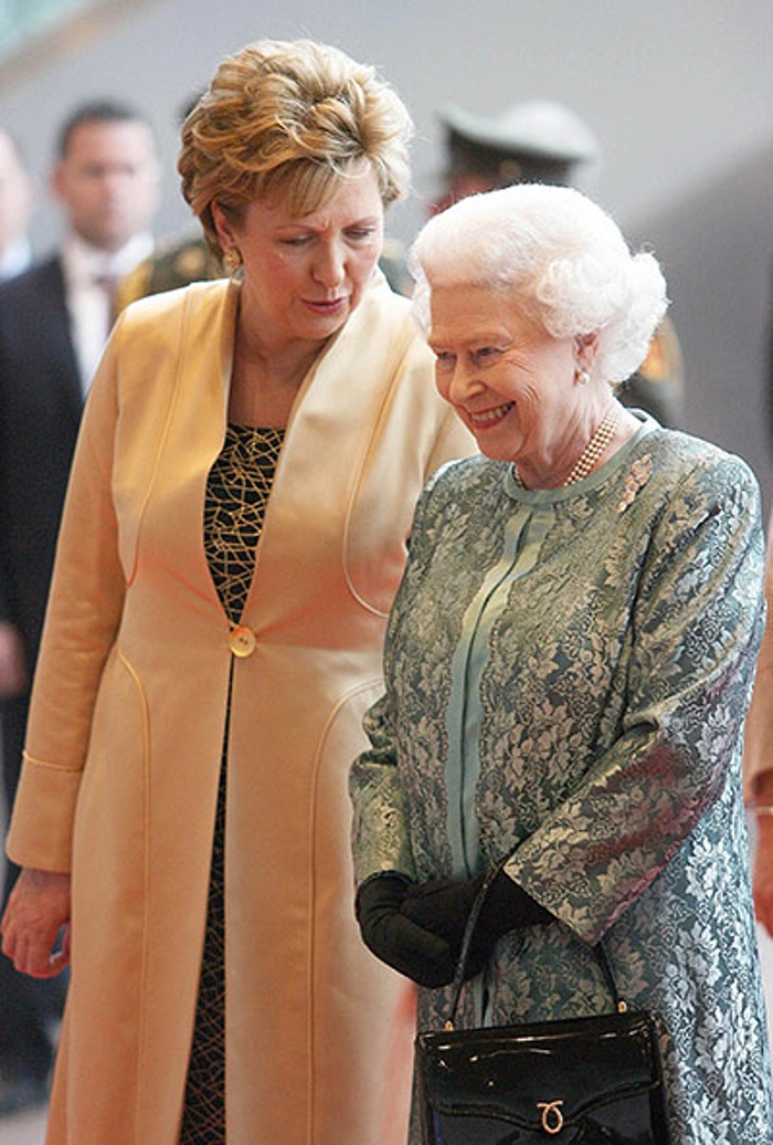 Queen-visits-Ireland-deborah-veale